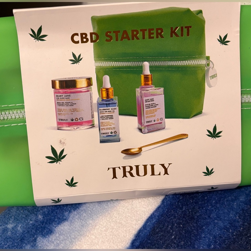 TRULY CBD Starter Kit with Gold Spoon